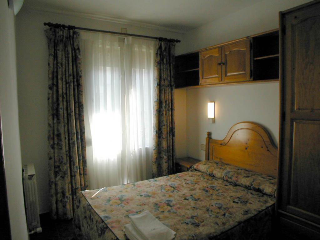 Hotel Gabarre Broto Habitación foto